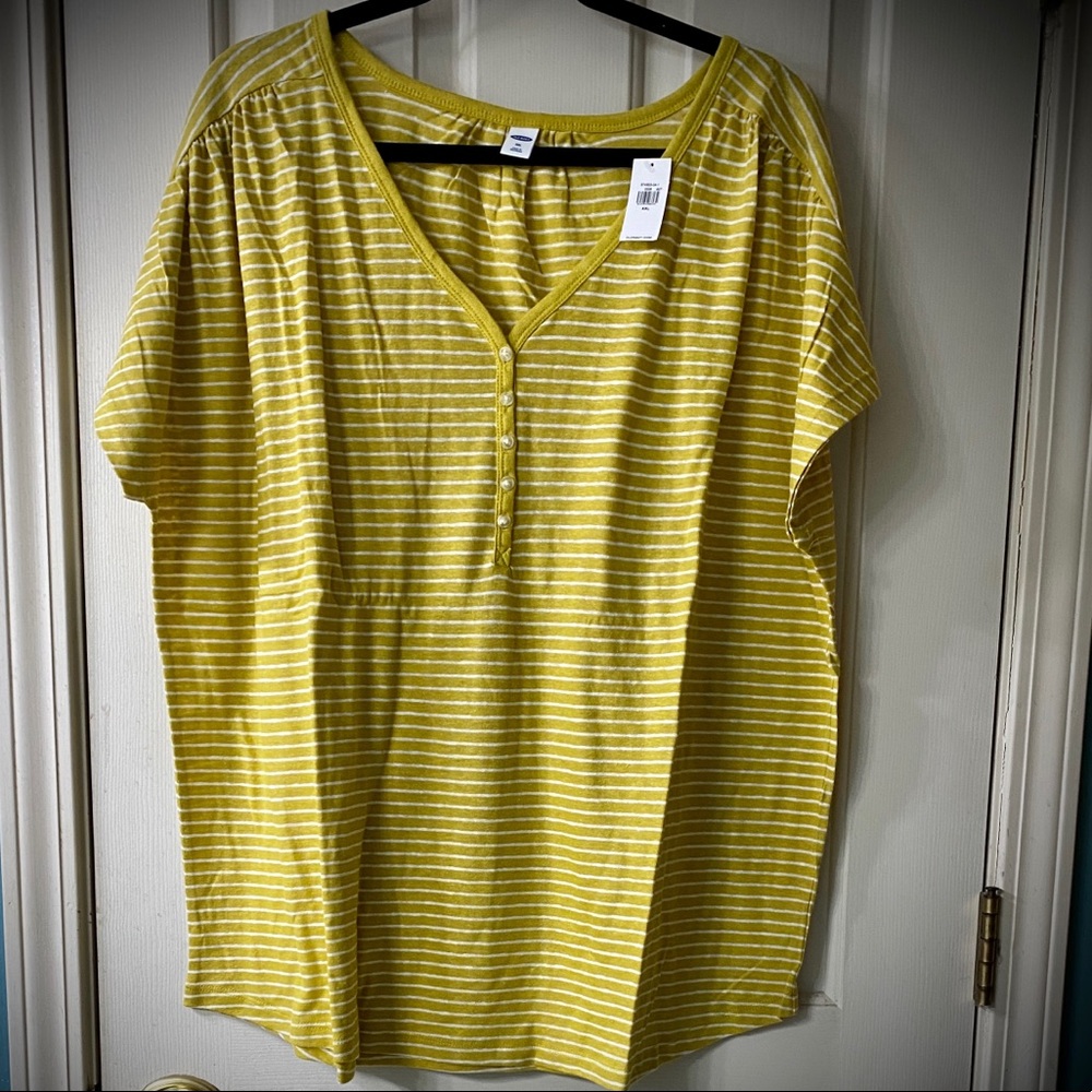 Old Navy Tee XXL
